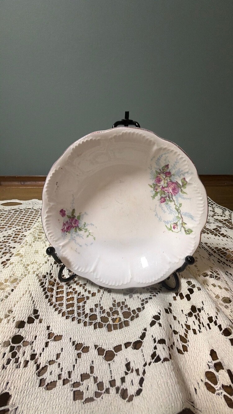 #53 vintage berry bowl